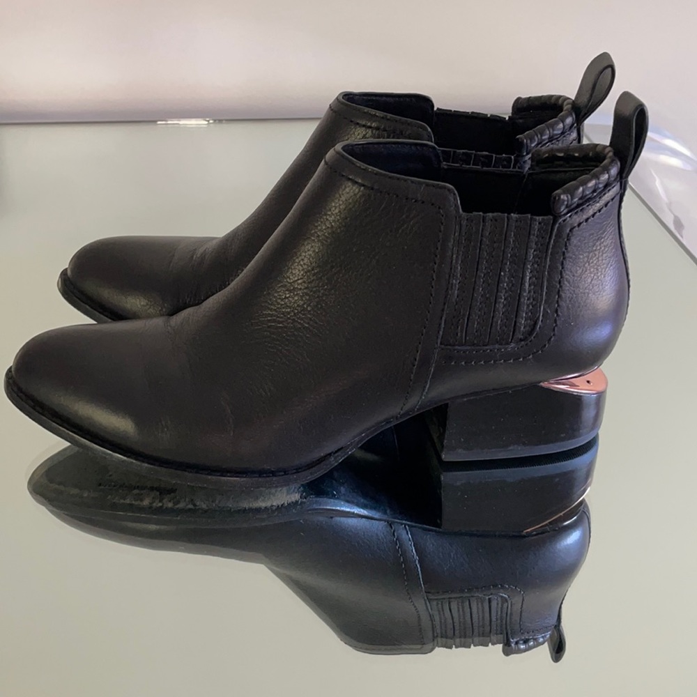 Alexander want bootie rose gold 37